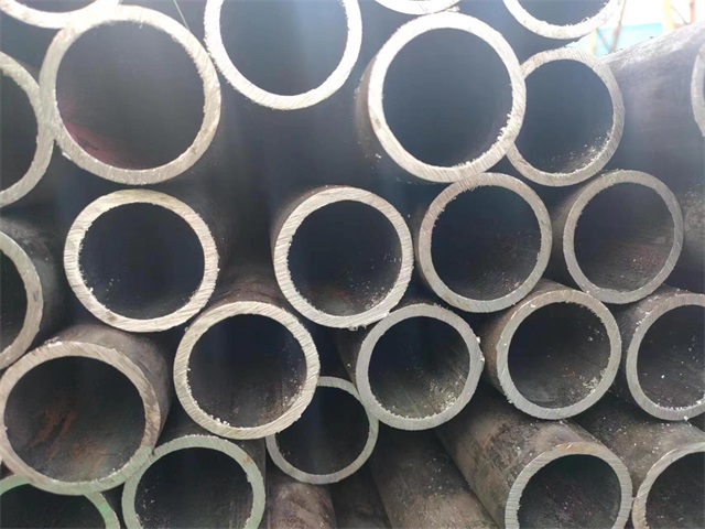 大庆10#结构用无缝钢管